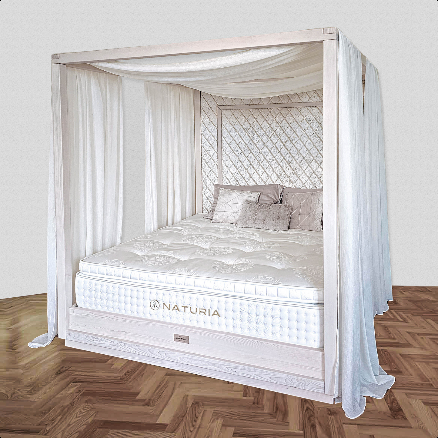 EMPEROR Wooden Canopy Bed